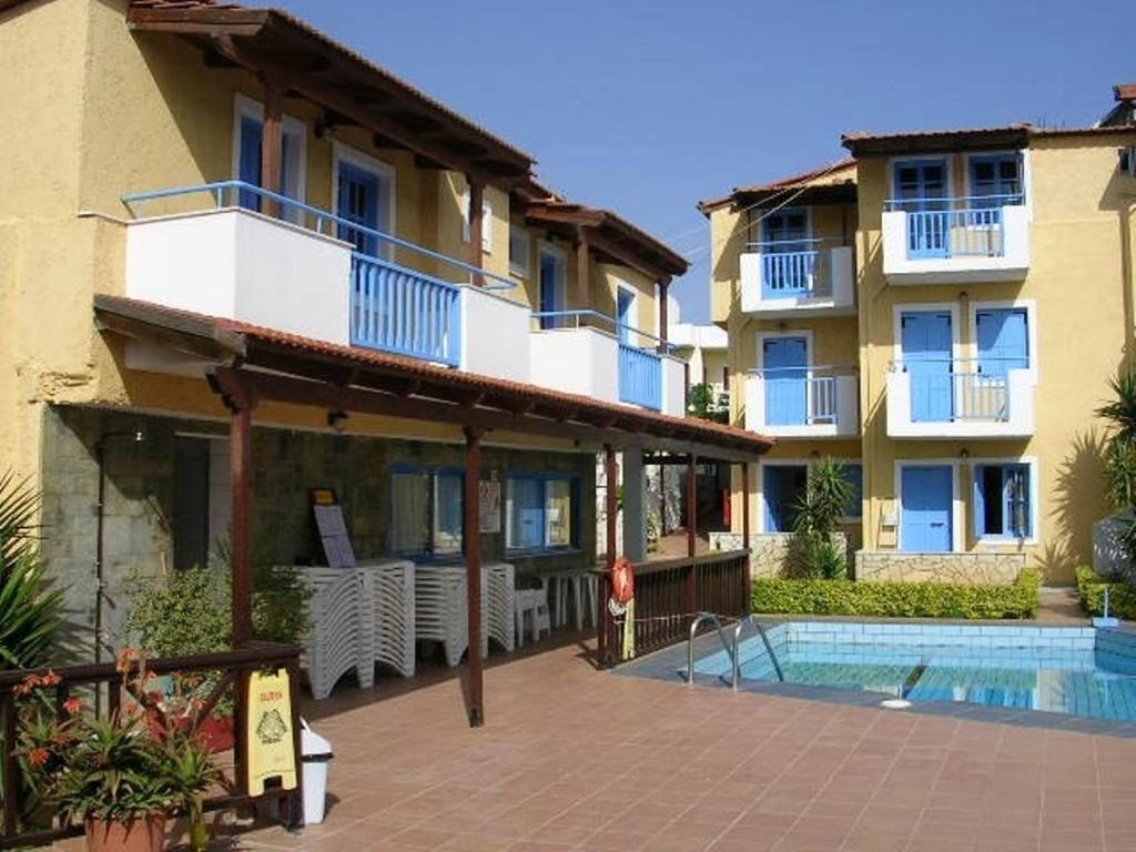 Mareva Hotel Apartments ヘルソニソス エクステリア 写真