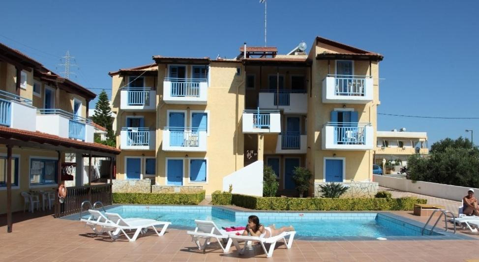 Mareva Hotel Apartments ヘルソニソス エクステリア 写真