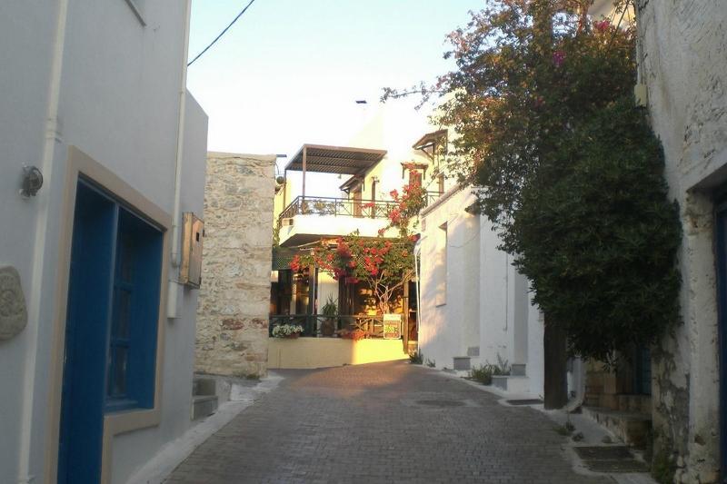 Mareva Hotel Apartments ヘルソニソス エクステリア 写真