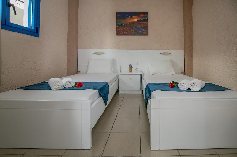 Mareva Hotel Apartments ヘルソニソス エクステリア 写真